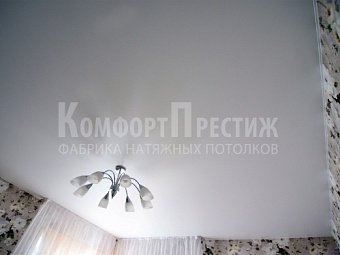 сатиновые натяжные потолки для спальни 14